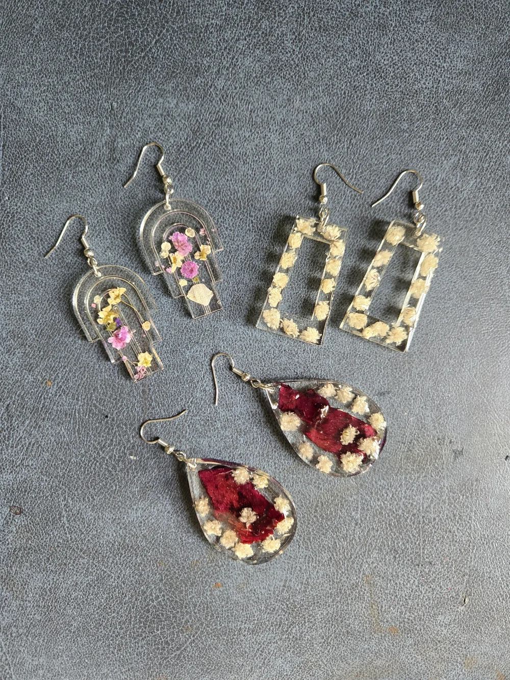 Handmade Clear Resin Arch Earrings with Pink & Yellow Dried Flowers - Picture 2 of 3